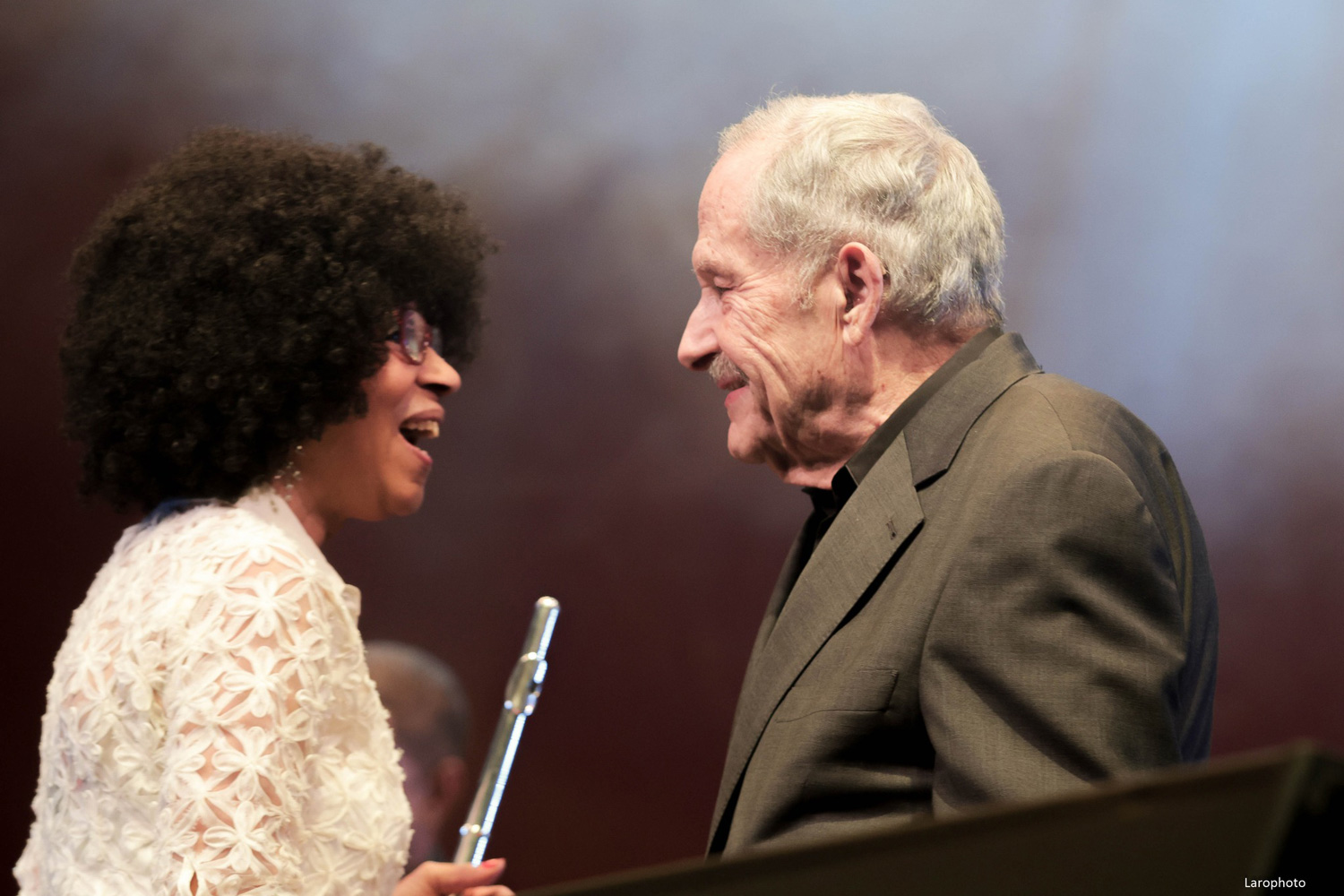 Eddy Zervigón welcomes special guest, flautist Karen Joseph. 